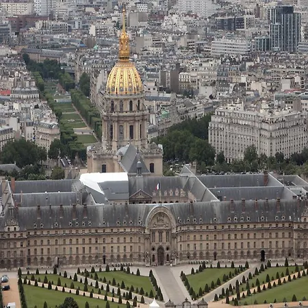 Apartment Studio Eiffel Tower / Invalides *